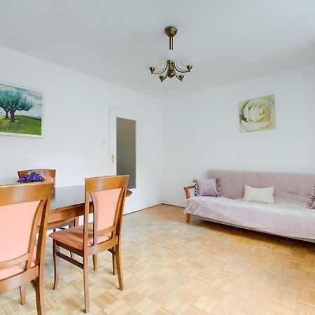 Spacious Apartment In Green Location Varsó Kültér fotó