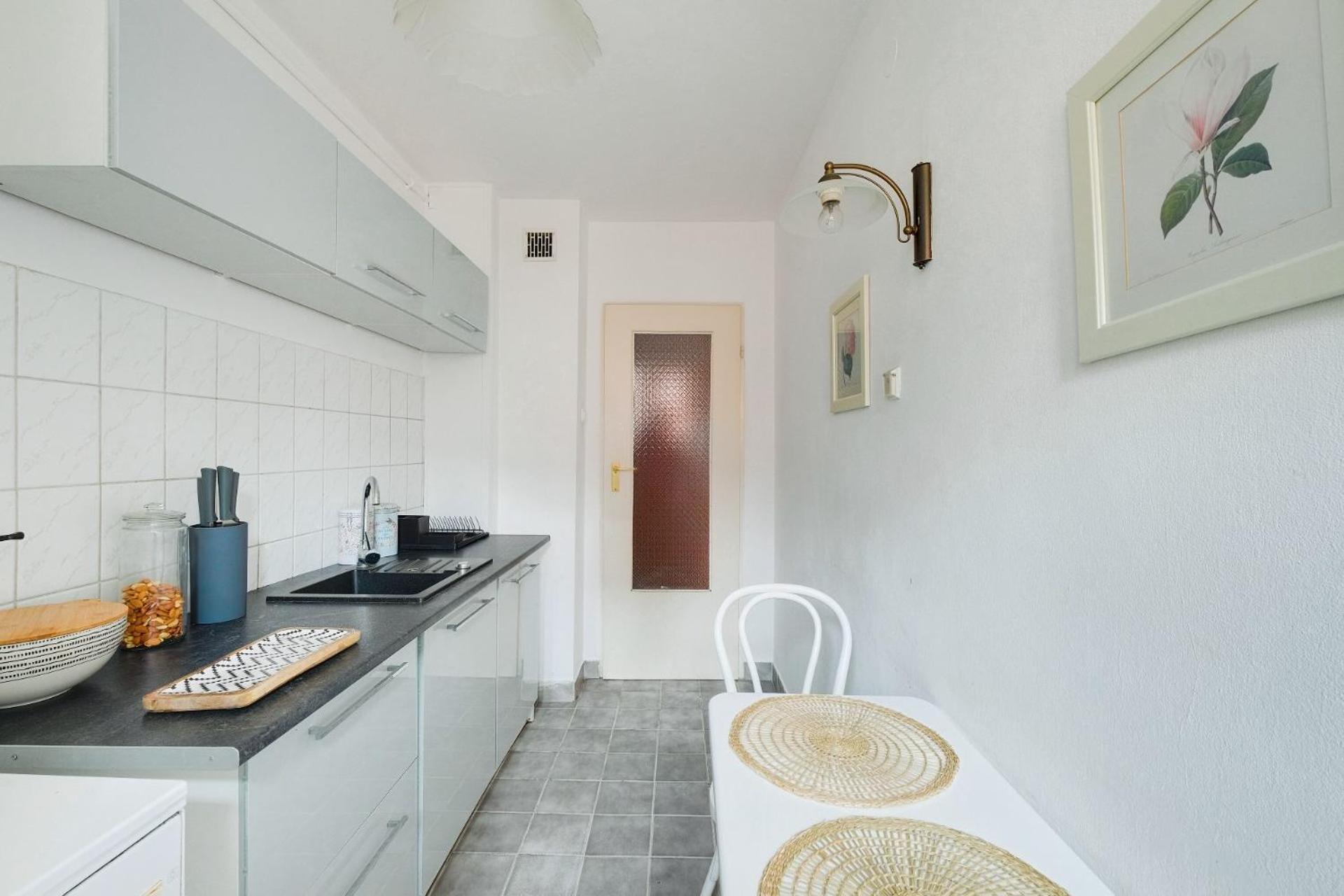 Spacious Apartment In Green Location Varsó Kültér fotó