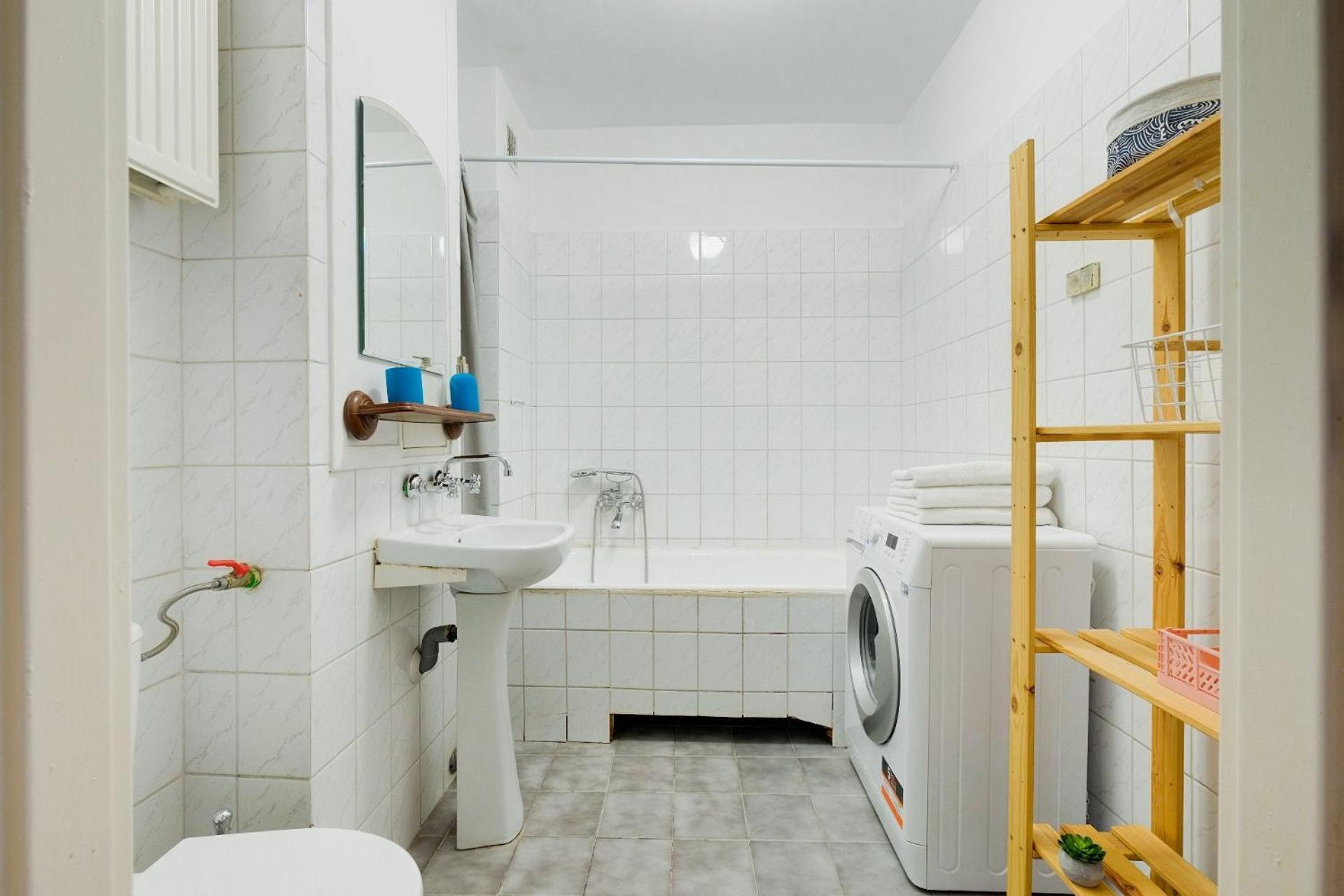 Spacious Apartment In Green Location Varsó Kültér fotó