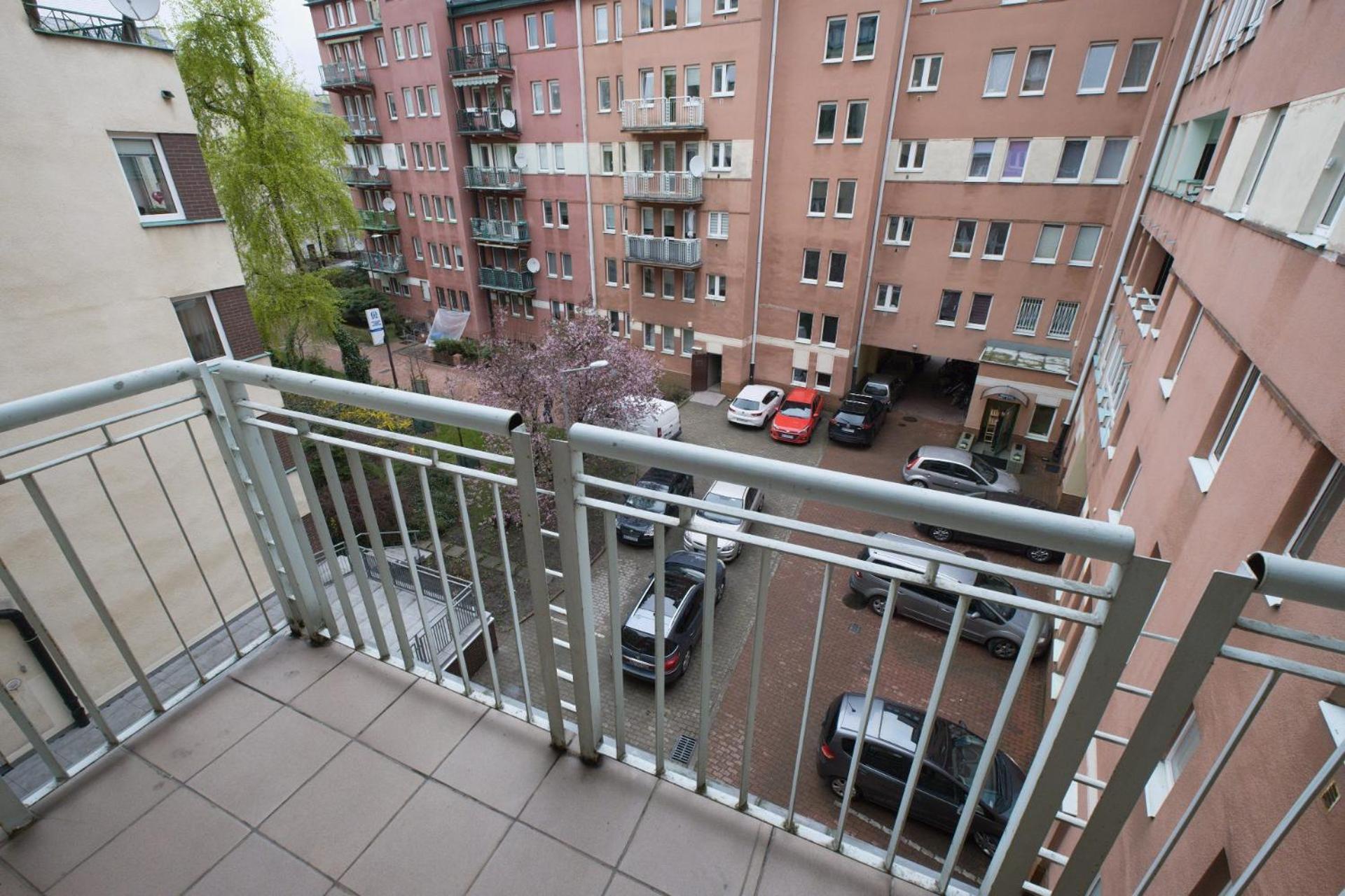 Spacious Apartment In Green Location Varsó Kültér fotó